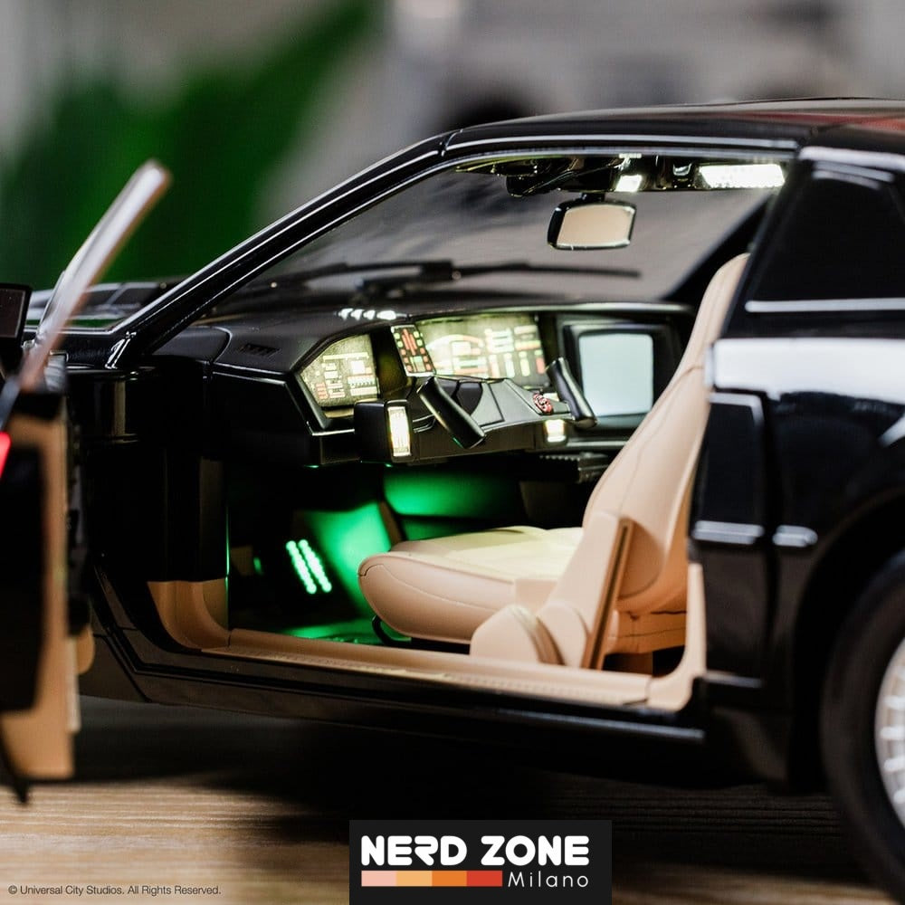 PRE ORDINE - TOMY Knight Rider DieCast Replica 1/10 K.I.T.T. (Supercar) 53 cm