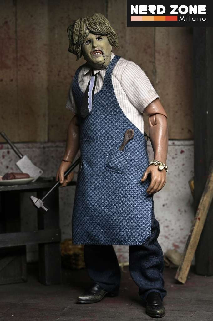 PRE ORDINE - NECA - Texas Chainsaw Massacre Leatherface  Old Lady Mask Clothed Af