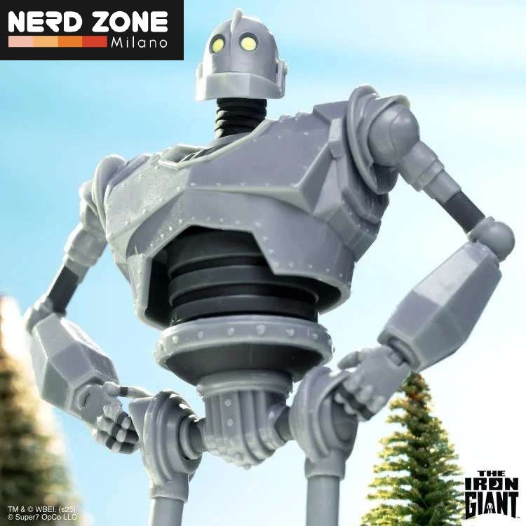 SUPER 7 - The Iron Giant Deluxe Action Figure