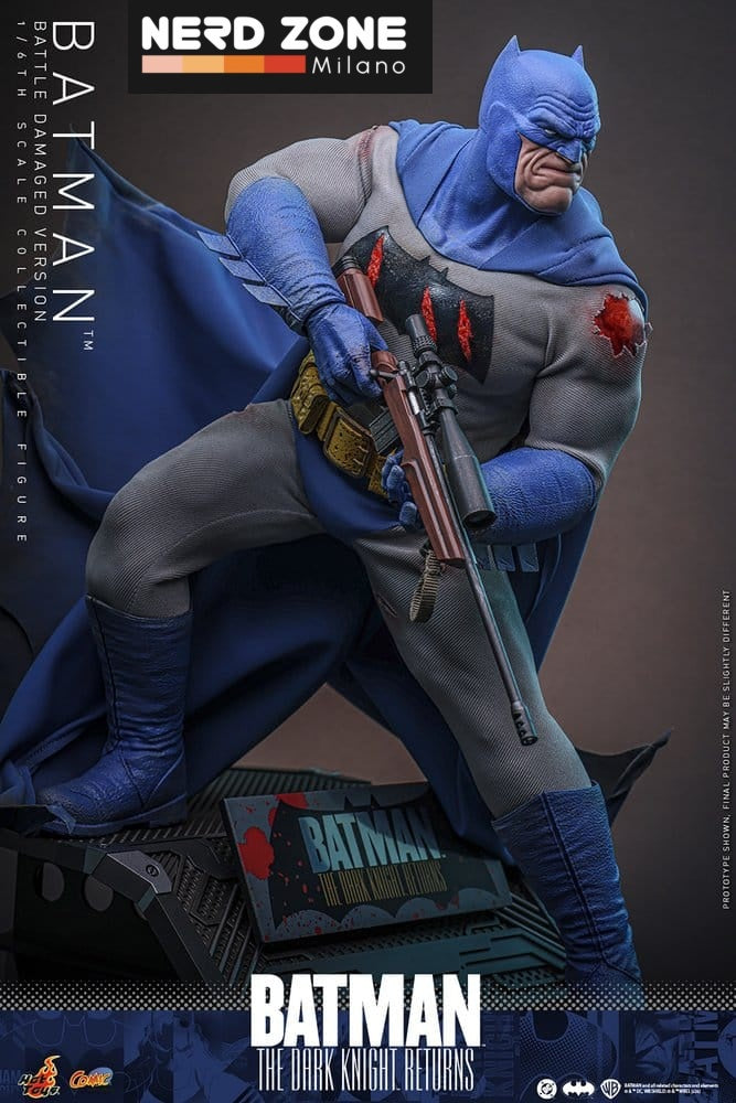 PRE ORDINE HOT TOYS - Batman: The Dark Knight Returns Comic Masterpiece Action Figure 1/6 Batman (Battle Damaged Version) 32 cm