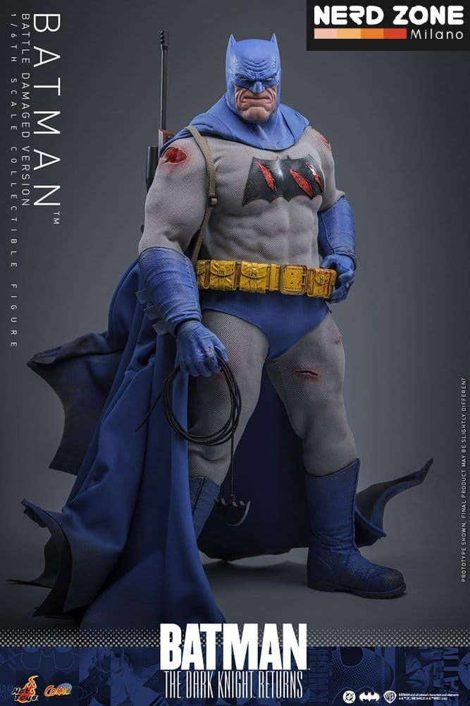 PRE ORDINE HOT TOYS - Batman: The Dark Knight Returns Comic Masterpiece Action Figure 1/6 Batman (Battle Damaged Version) 32 cm
