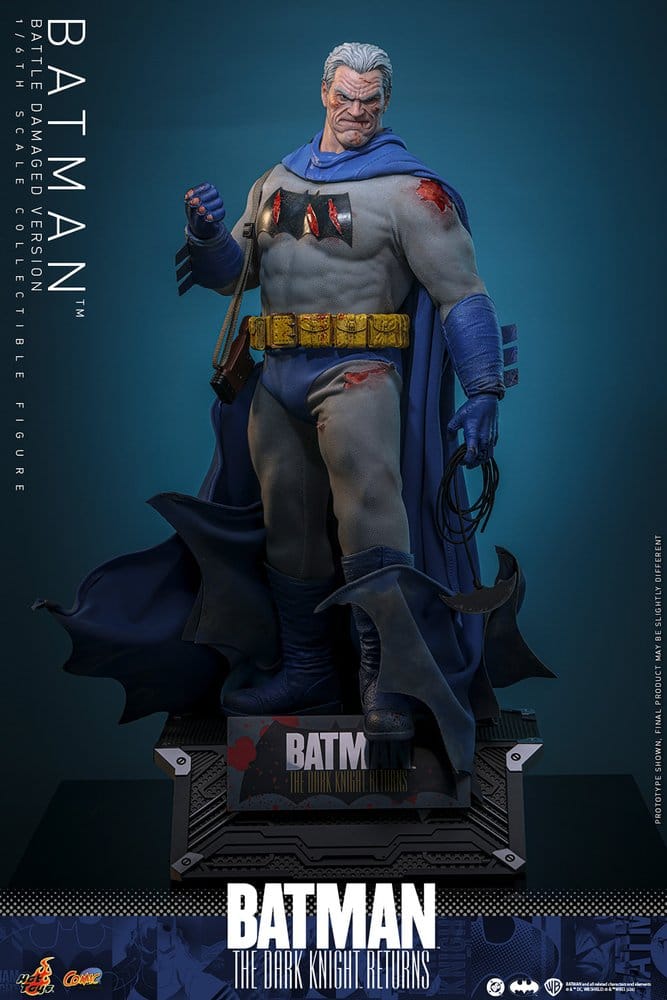 PRE ORDINE HOT TOYS - Batman: The Dark Knight Returns Comic Masterpiece Action Figure 1/6 Batman (Battle Damaged Version) 32 cm