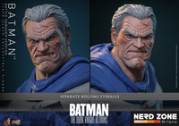 PRE ORDINE HOT TOYS - Batman: The Dark Knight Returns Comic Masterpiece Action Figure 1/6 Batman (Battle Damaged Version) 32 cm