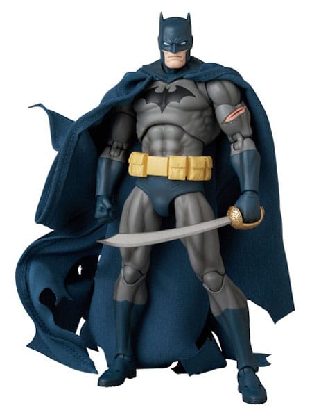 PRE ORDINE - DC Comics MAFEX Action Figure Batman Damage Ver. (Batman: Hush Ver.) 16 cm