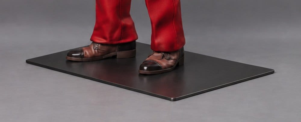 PRE ORDINE - Joker (2019) Life-Size Base Black Metal 2 cm