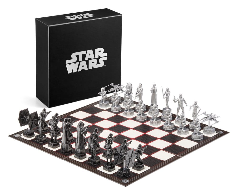 PRE ORDINE - Star Wars Original Trilogy Chess Set 47 cm