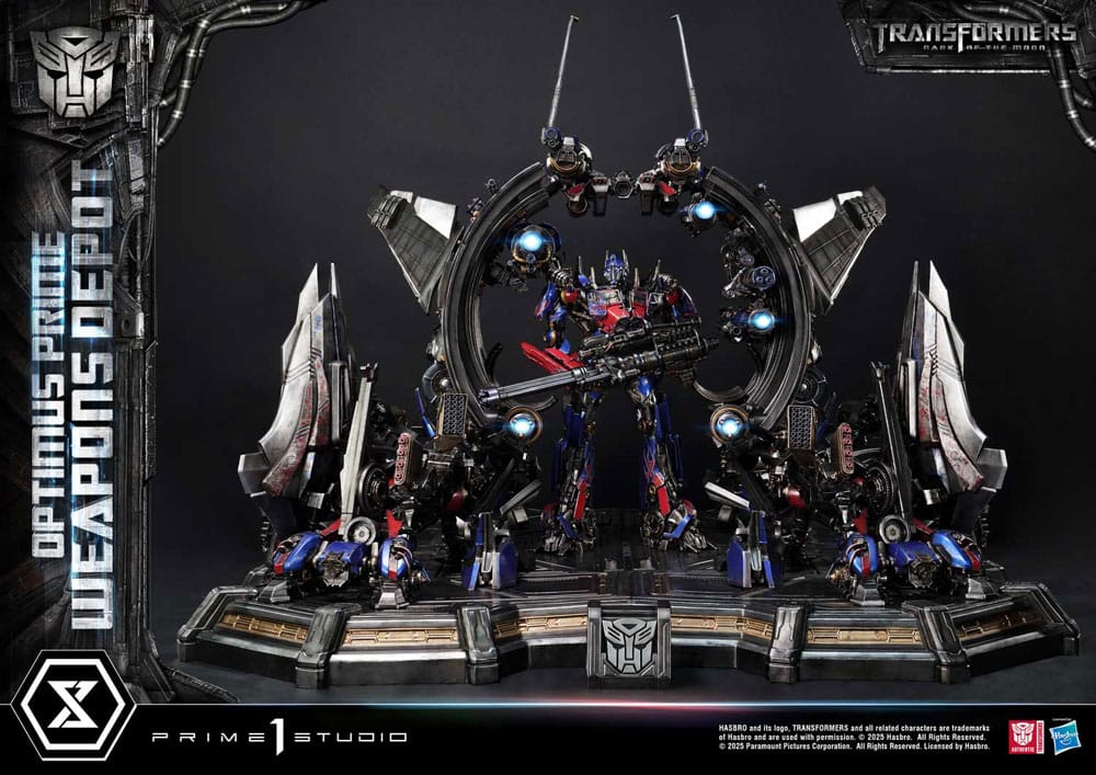 PRE ORDINE - Transformers: Dark of the Moon (Film) Museum Masterline Statue Optimus Prime Weapons Depot 127 cm