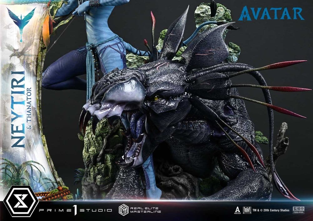 PRE ORDINE - Avatar (Film) Real Elite Masterline Series Statue 1/4 Neytiri & Thanator Deluxe Bonus Version 75 cm