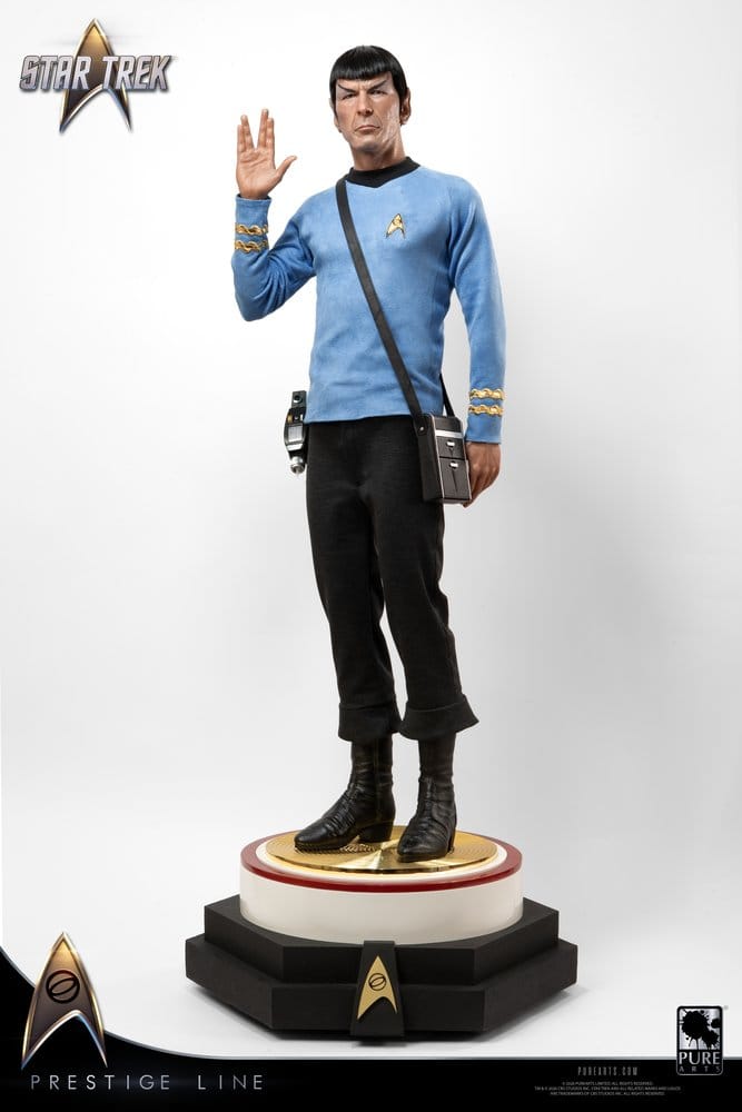 PRE ORDINE - Star Trek Prestige Line Statue 1/2 Spock 111 cm