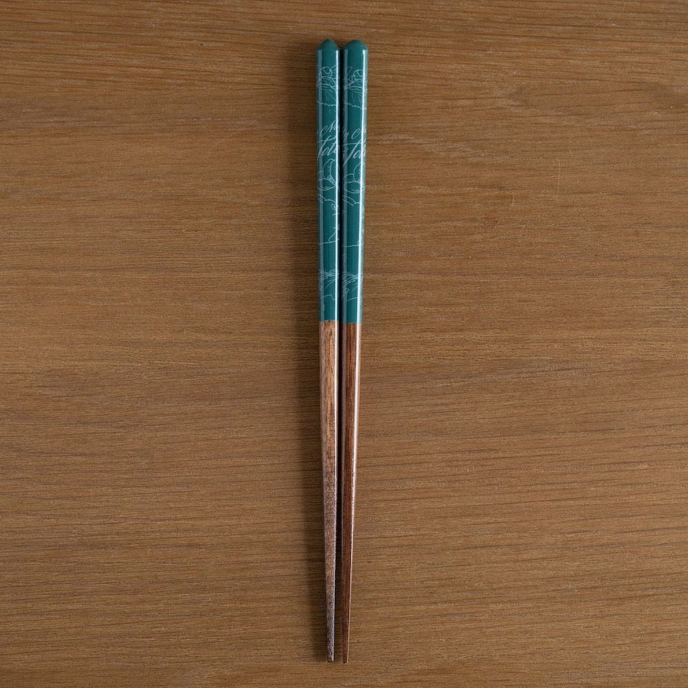 PRE ORDINE - Studio Ghibli lacquered Chopsticks sketches My Neighbor Totoro deep green 21 cm