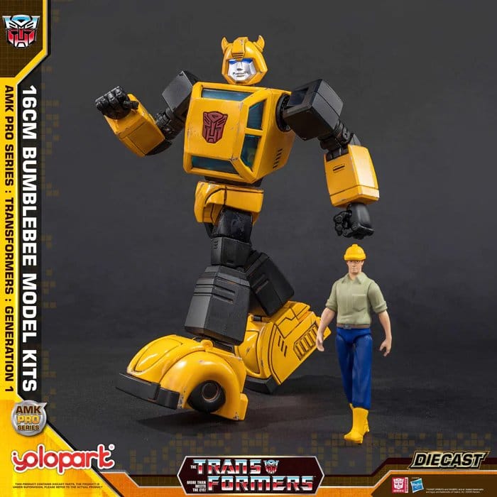 PRE ORDINE - Transformers: Generation One AMK PRO Series Plastic Model Kit Bumblebee 16 cm