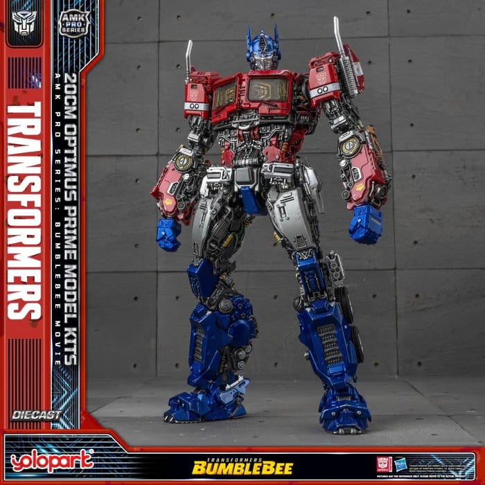 PRE ORDINE - Transformers: Bumblebee AMK PRO Series Plastic Model Kit Optimus Prime 20 cm