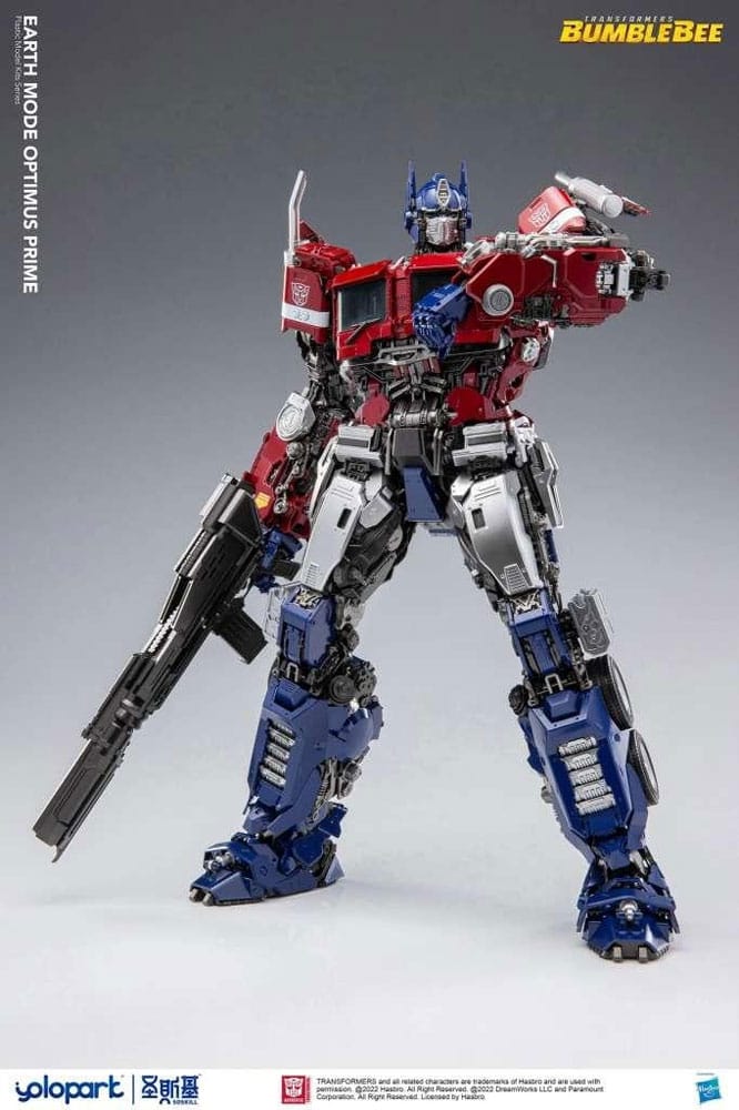 PRE ORDINE - Transformers Bumblebee Plastic Model Kit Earth mode Optimus Prime 30 cm